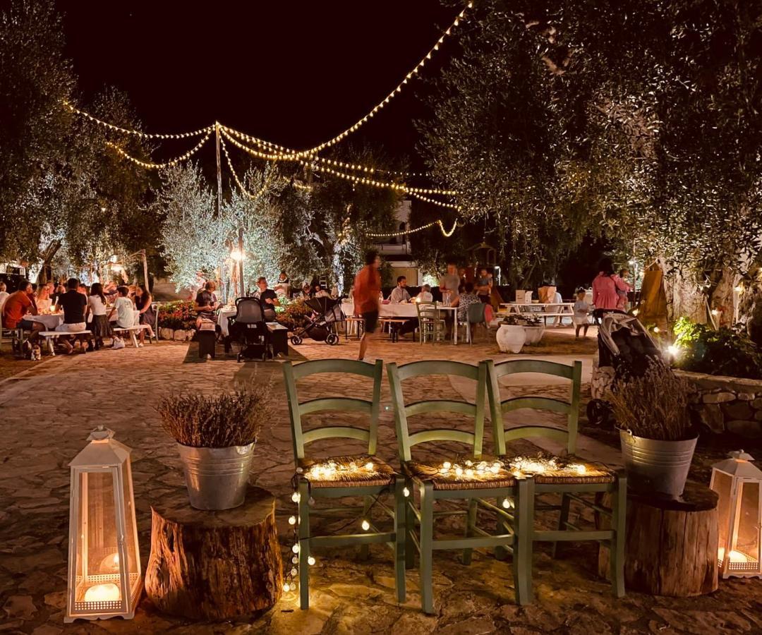 ויאסטה Villaggio Eco-Sostenibile Cala Molinella מראה חיצוני תמונה